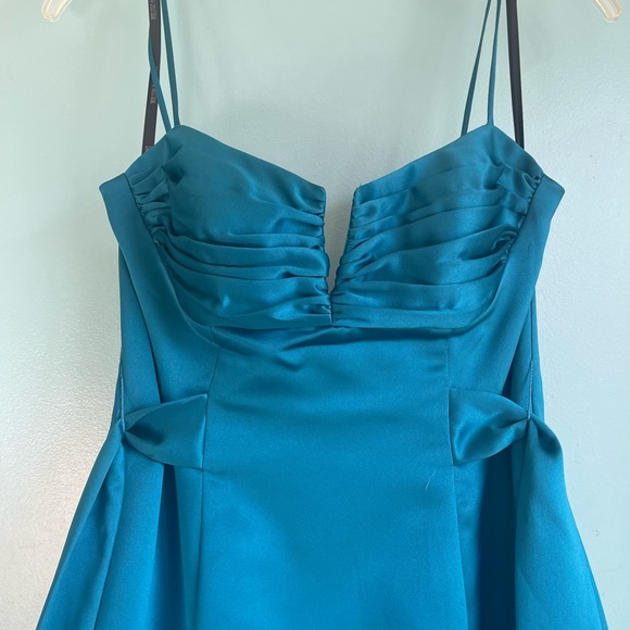 Laundry by Shelli Segal Teal Gown with Strong Boning - Picture 2 of 14